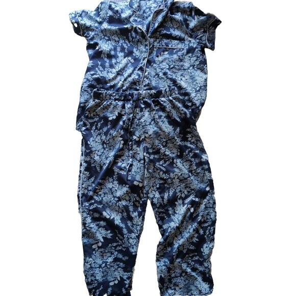 Cabernet by Sleep Sense Satin Floral Short Sleeve Notch Collar Capri Pajama Set - Picture 4 of 16